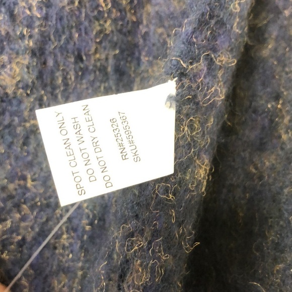 NWT WORLD MARKET FUZZY BLUE & GOLD SCARF - Picture 4 of 5